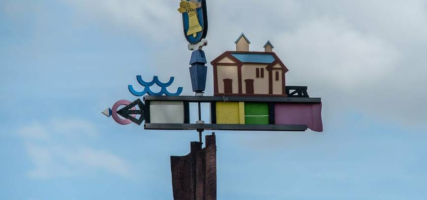 Topical tourist information